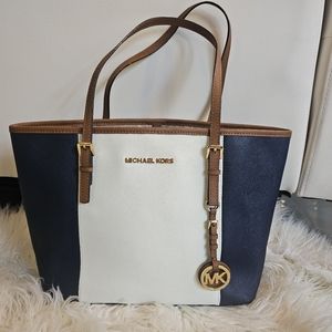Michael Kors Saffiano Jet Set Summer Tote